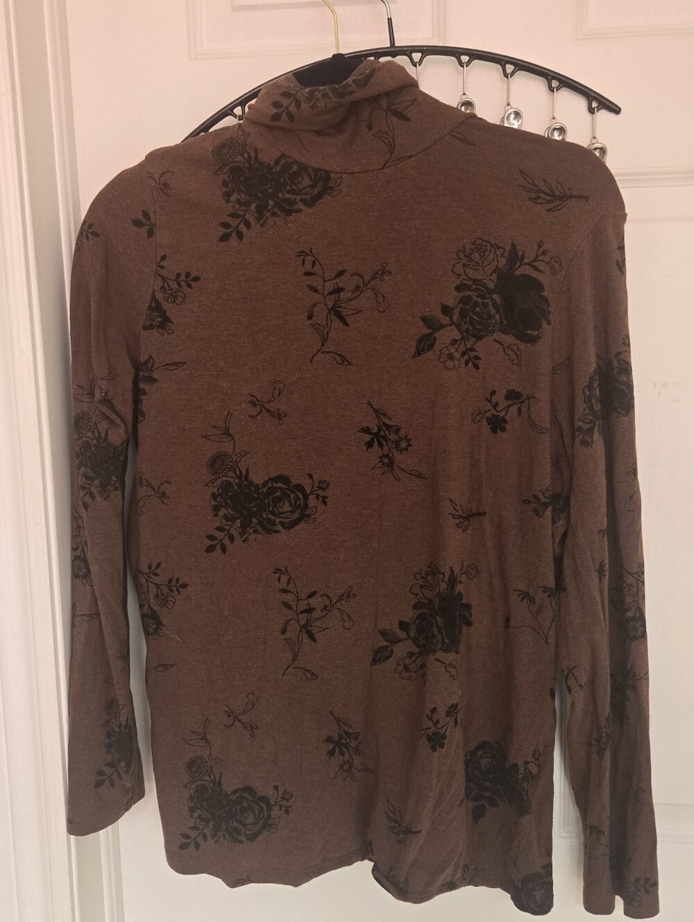 Reitmans Plus Sized Long Sleeve Brown Turtleneck with Black Floral Print - 2X